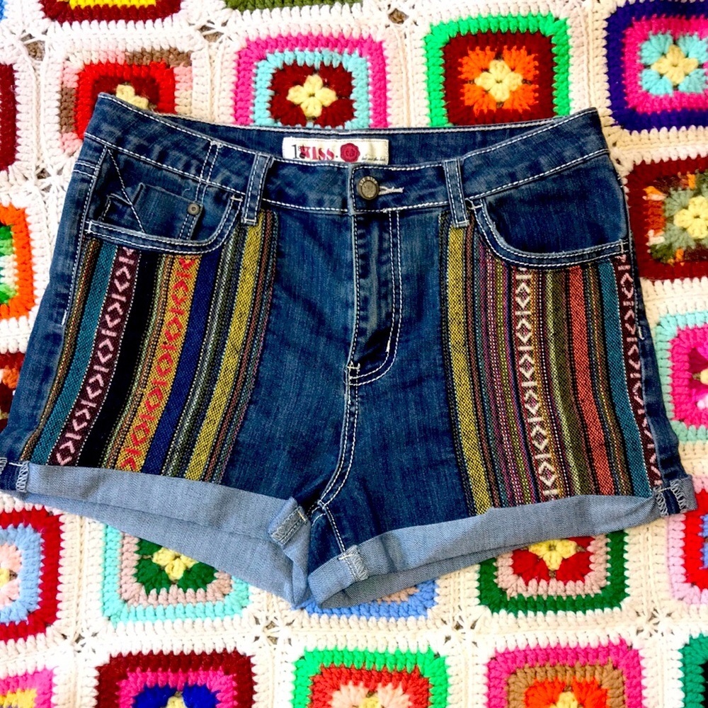 Cute embroidered shorts